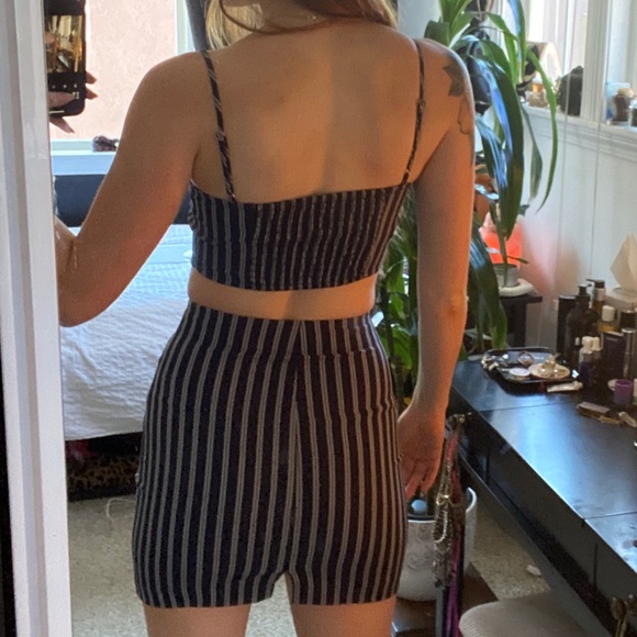 Cute skirt & crop top set - Picture 3 of 3